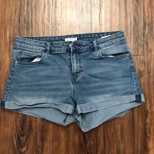 Medium denim shorts